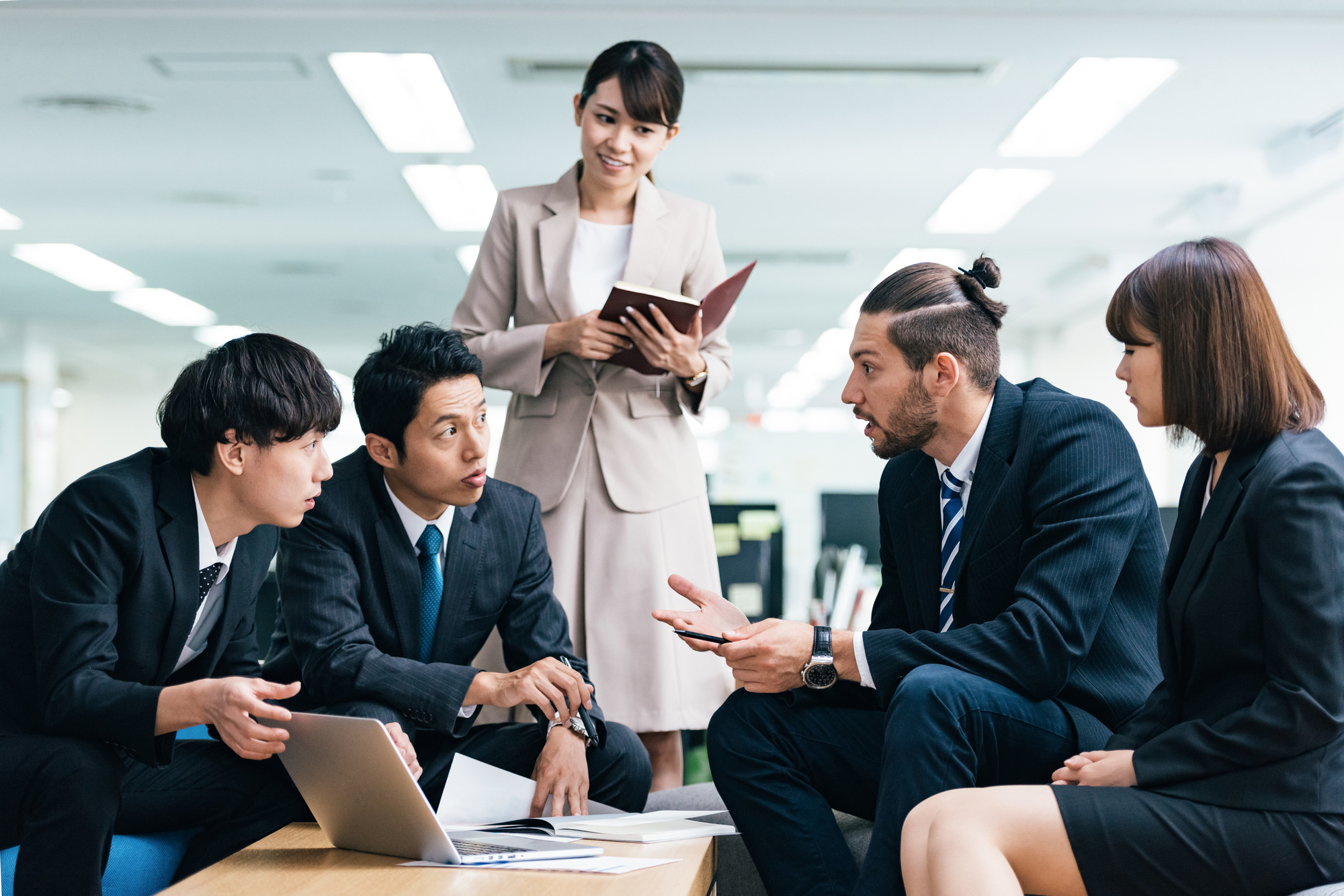 英語通訳の単発依頼ならOCiETe!通訳の必要性と依頼の流れを解説 | 通訳・翻訳コラム丨通訳の依頼ならOCiETe【オシエテ】-(オンライン ...